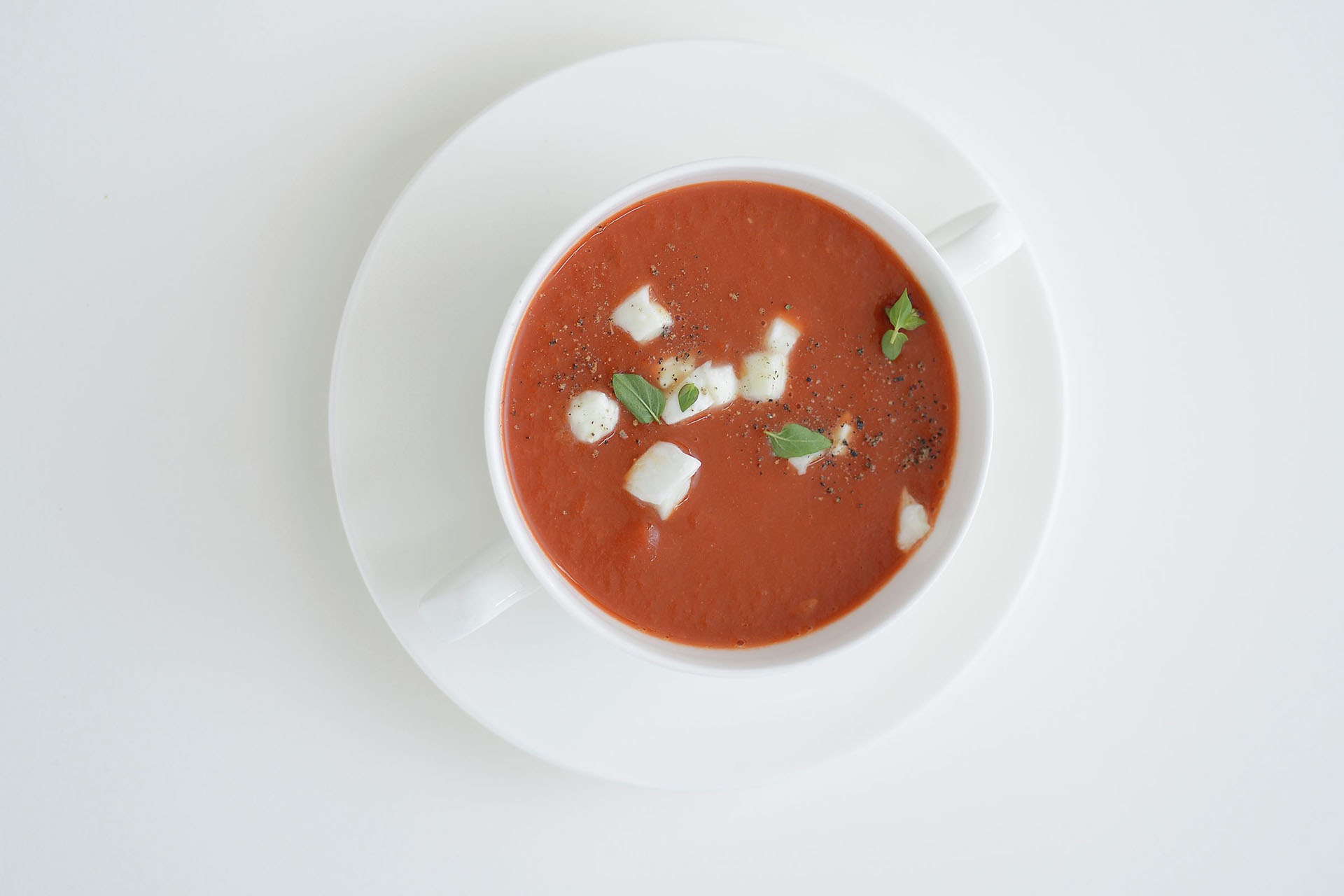 tomato mozarella soup with pepper flakes recipe